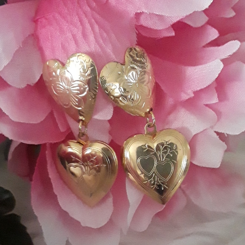PRICE DROP TODAY 💖BEAUTIFUL VTG HEART EARRINGS
